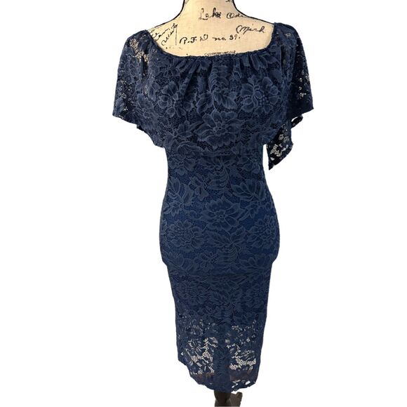 Charlotte Russe Lined Blue Soft Lace size Large - Picture 1 of 10